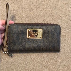 Michael Kors wristlet
